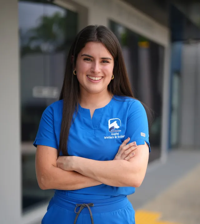 Ana Rodríguez, Médico veterinario